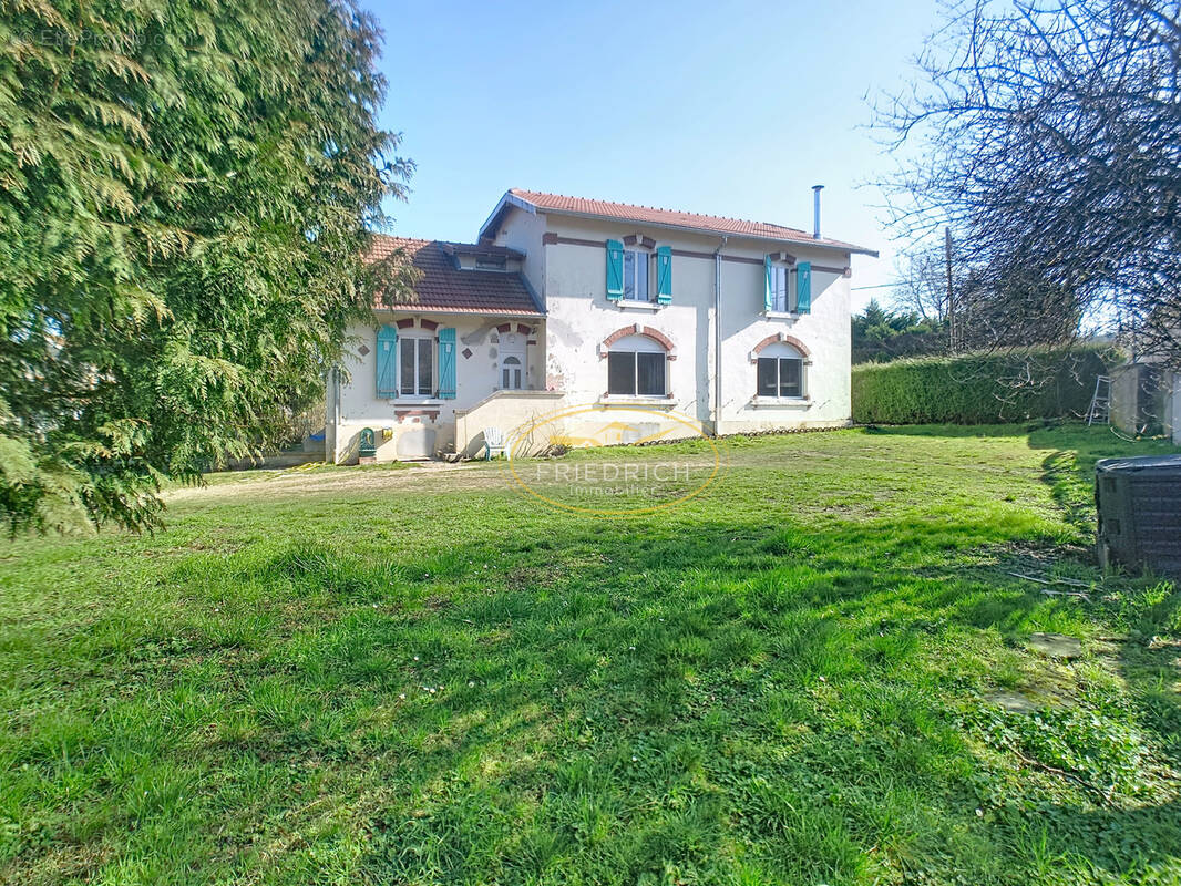 Maison à TREVERAY