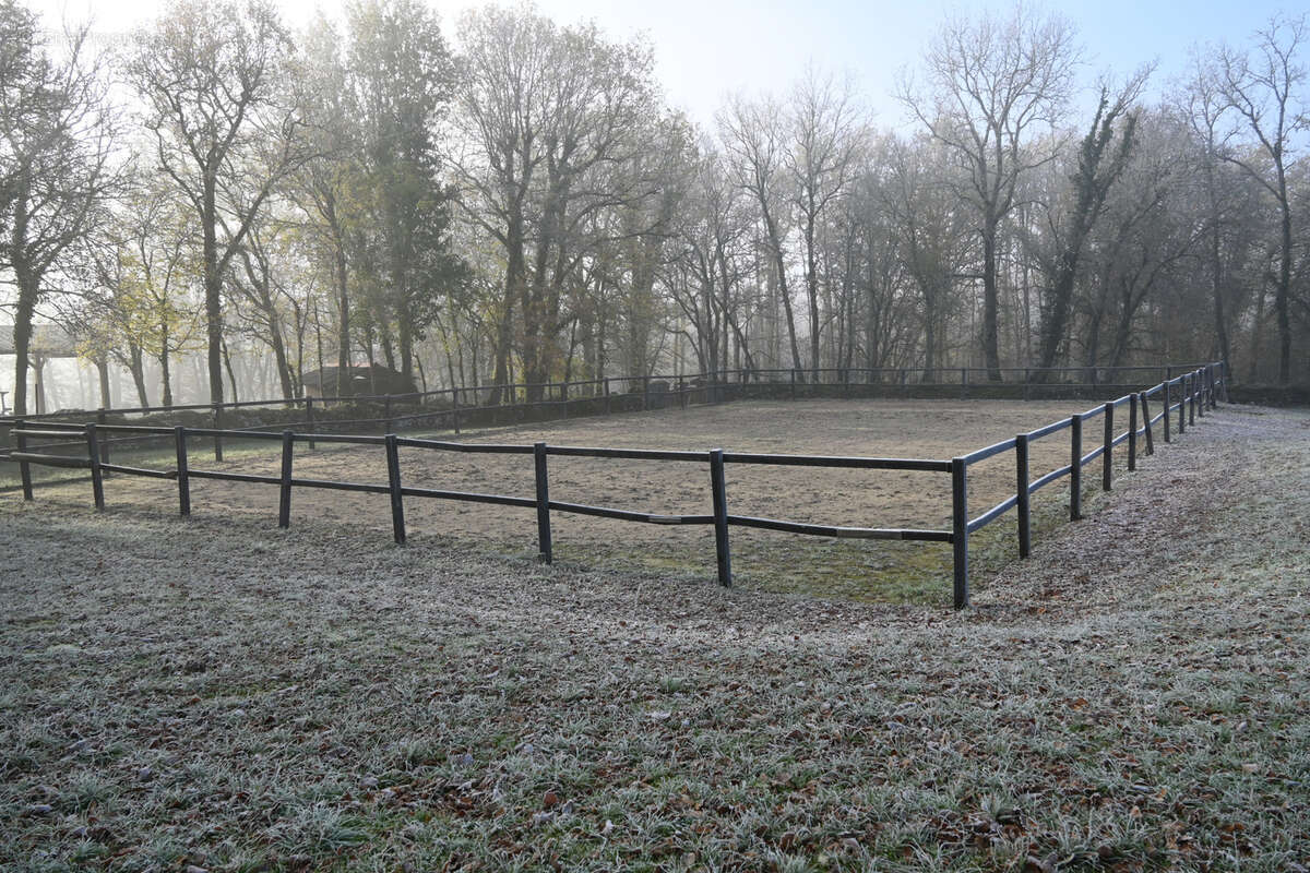 Magnifique domaine avec piscine, dépendances et installations équestres   plus de 7 hectares - photo 13