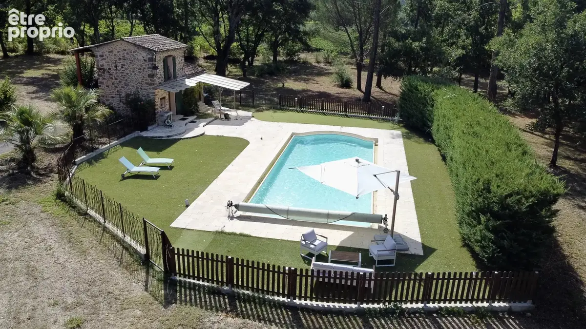 Élégante propriété avec villa principale, mazet en pierres et piscine - photo 8