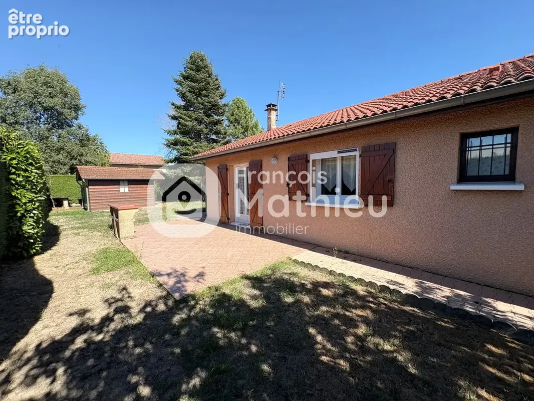 Villars les Dombes : maison plain-pied 90m2 hab - 3 chambres + garage - 723m2 de terrain - photo 2