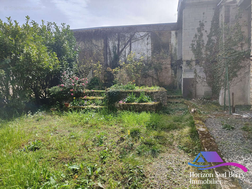 Jardin - Maison à LA CHATRE