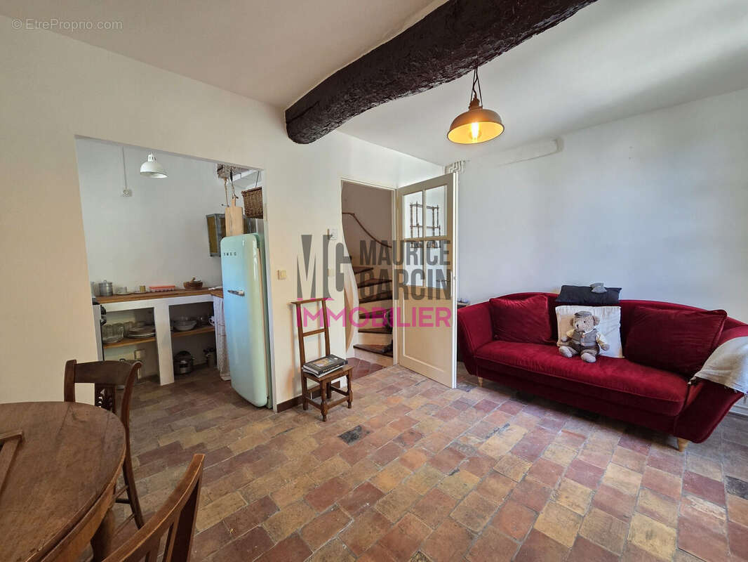 Maison à L'ISLE-SUR-LA-SORGUE