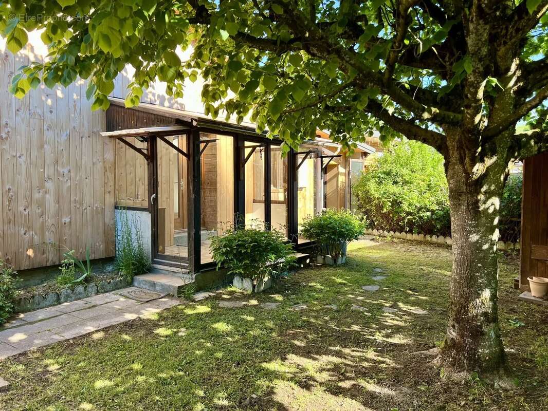 Maison à ECOLE