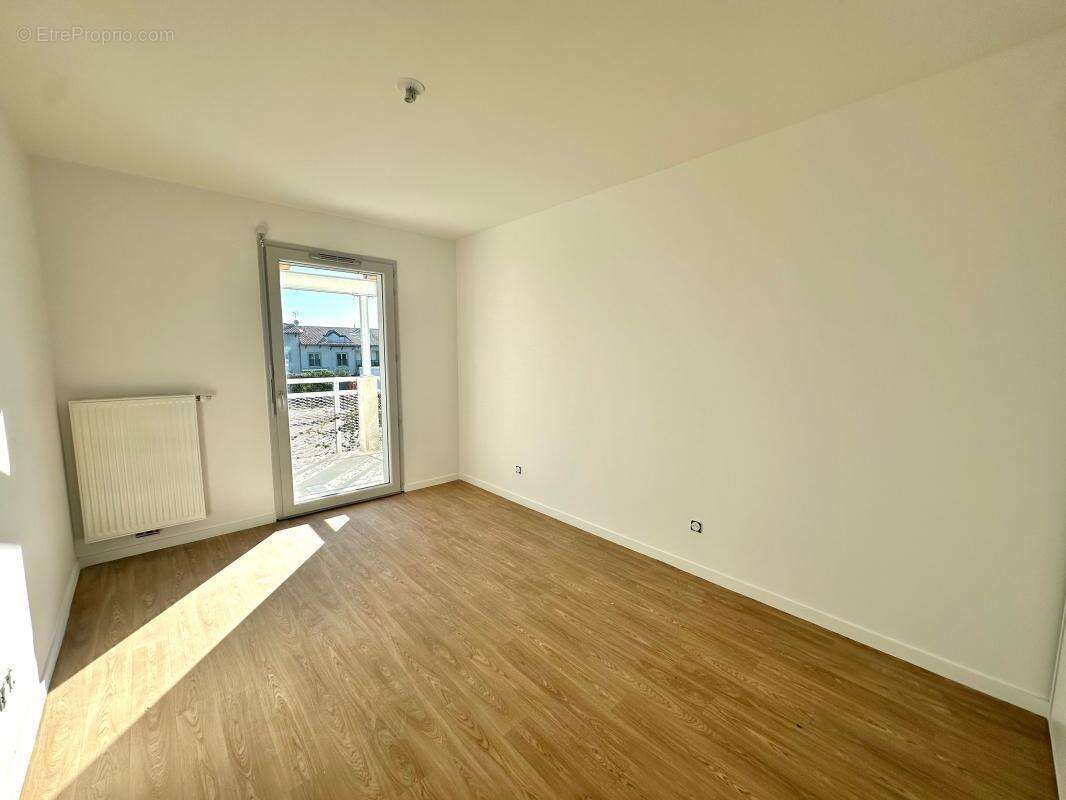 Appartement à TOULENNE