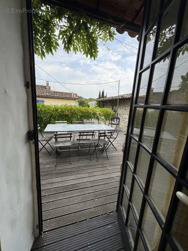 Ensemble immobilier de 3 maisons avec piscine et jardins - photo 39