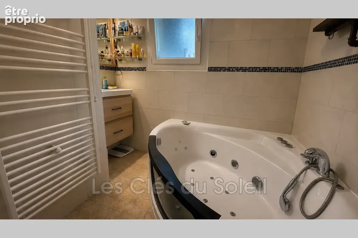 Appartement 80 m² à Brignoles  - photo 4