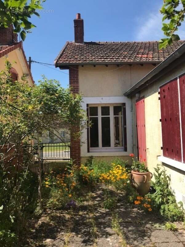 Maison à LA GUERCHE-SUR-L'AUBOIS