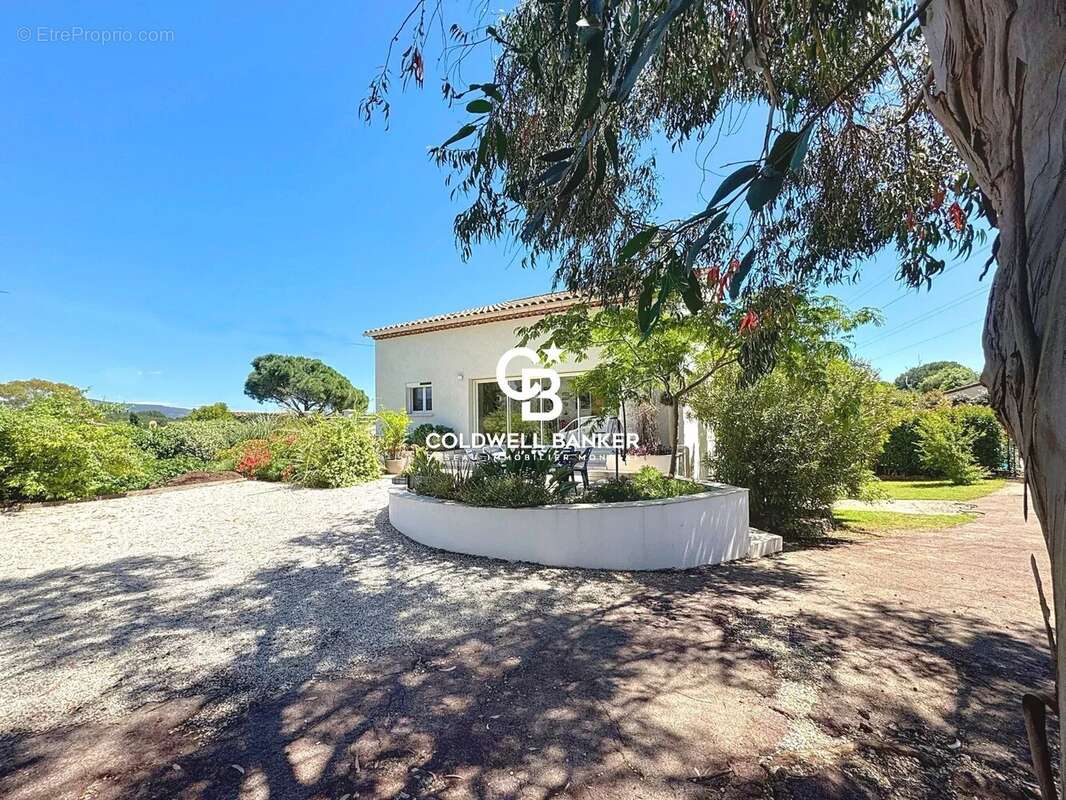 Maison à PUGET-SUR-ARGENS