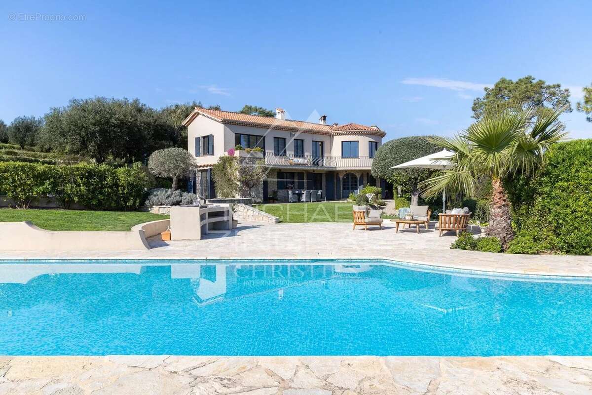 Maison à MANDELIEU-LA-NAPOULE