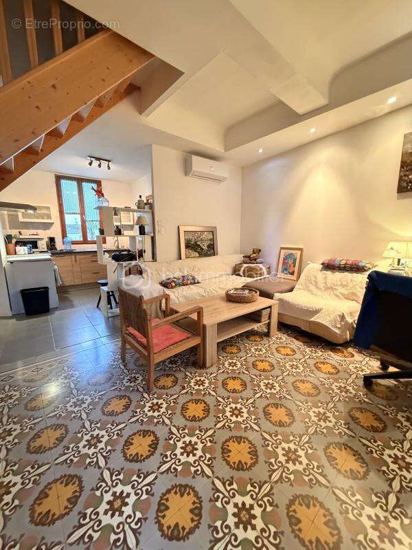 Appartement à SAINT-LAURENT-D'AIGOUZE