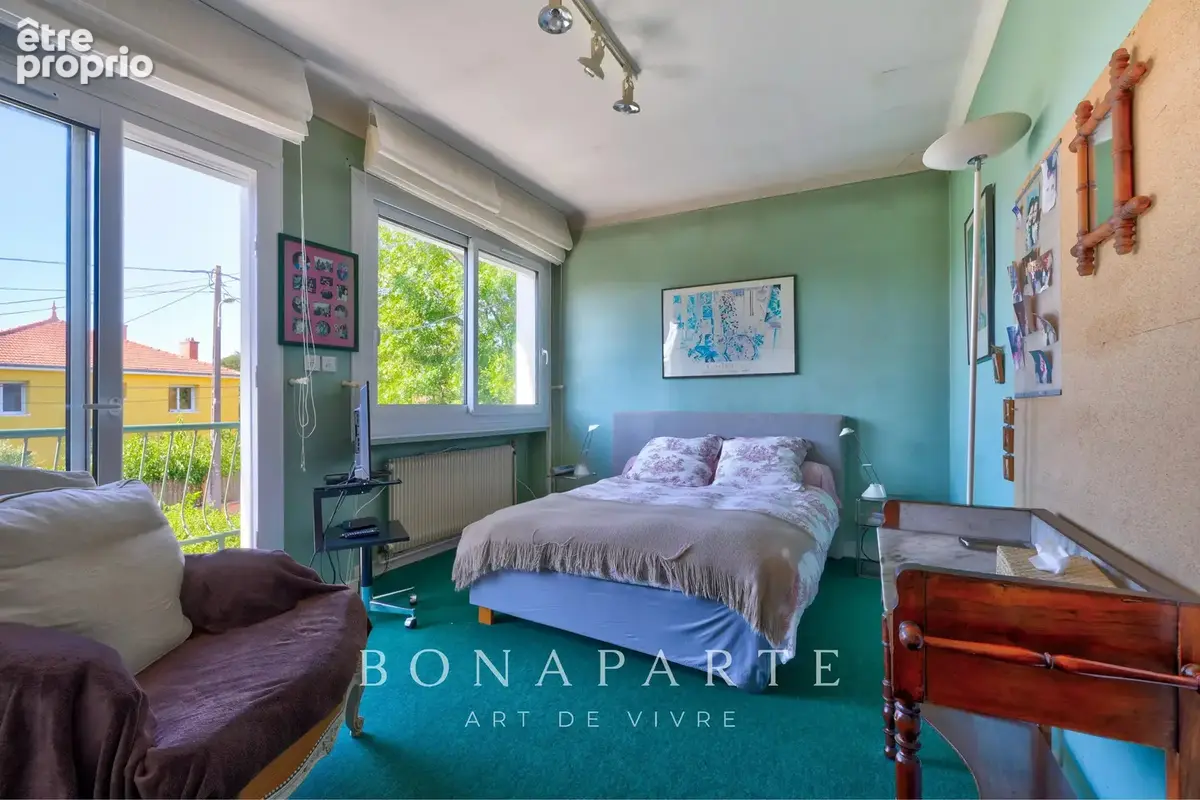 Décines – propriété familiale 197 m² – maison principale & maison indépendante – terrain 664 m² - photo 11