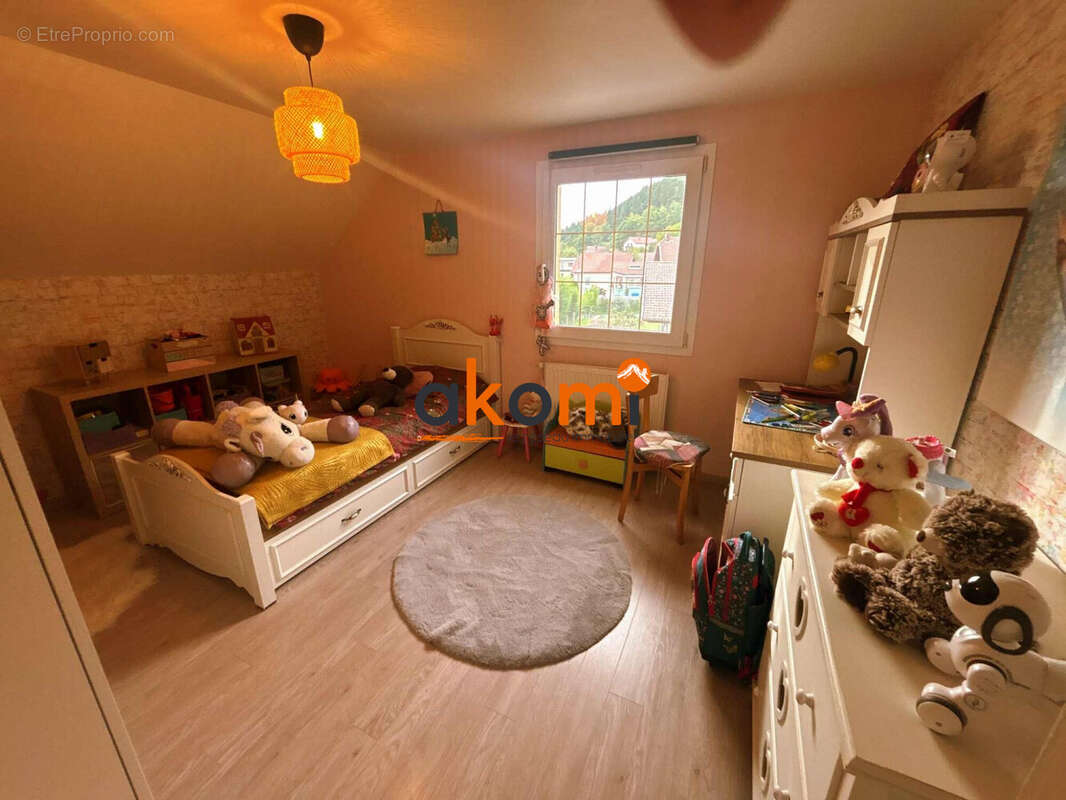 Maison à LA HOUSSIERE