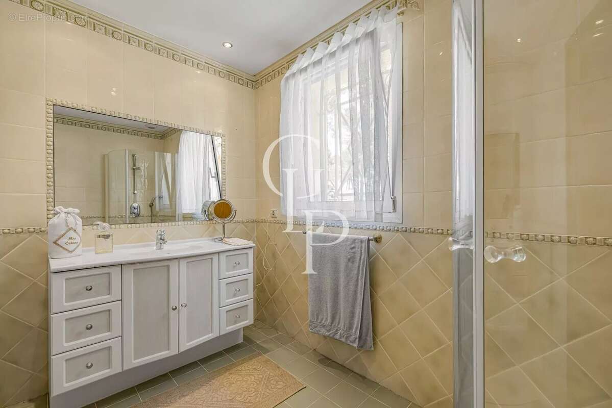 Maison à MOUGINS