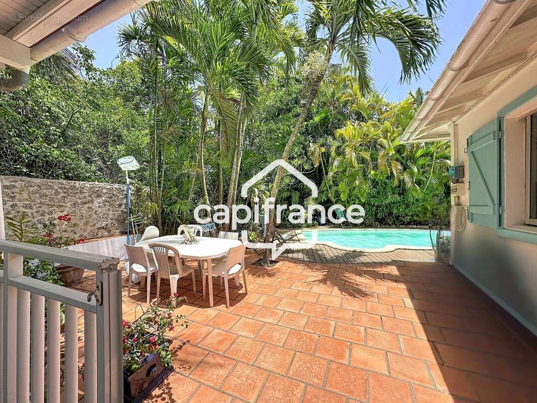 Magnifique villa à vendre 6 pièces, avec piscine dans un secteur très recherché à LE GOSIER (971) - photo 9