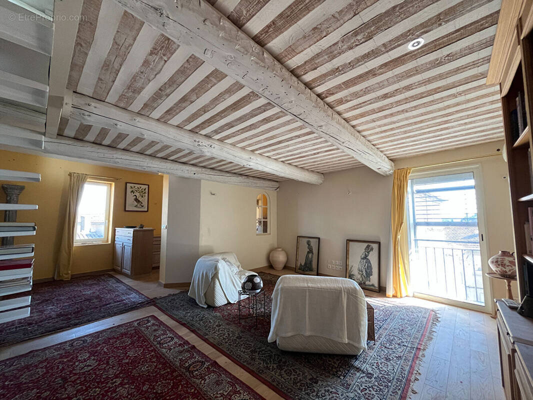 Appartement à L'ISLE-SUR-LA-SORGUE