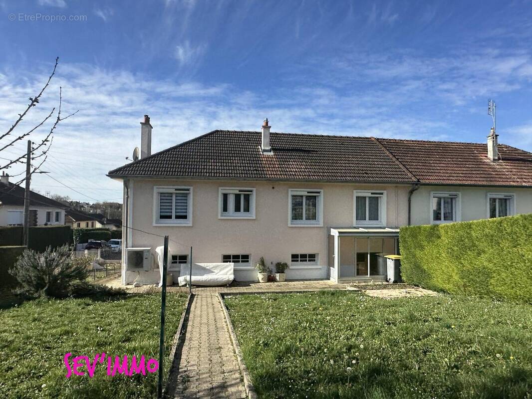 Maison à SAINT-GERMAIN-DES-FOSSES