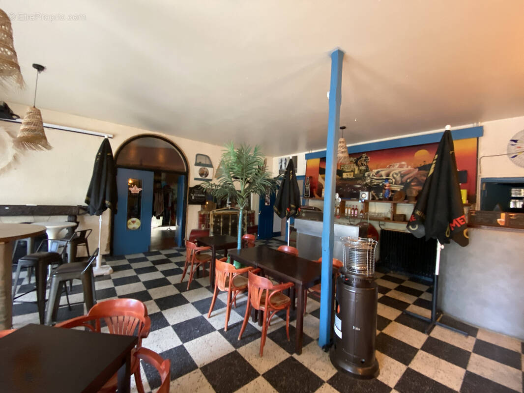 Commerce à LOURES-BAROUSSE