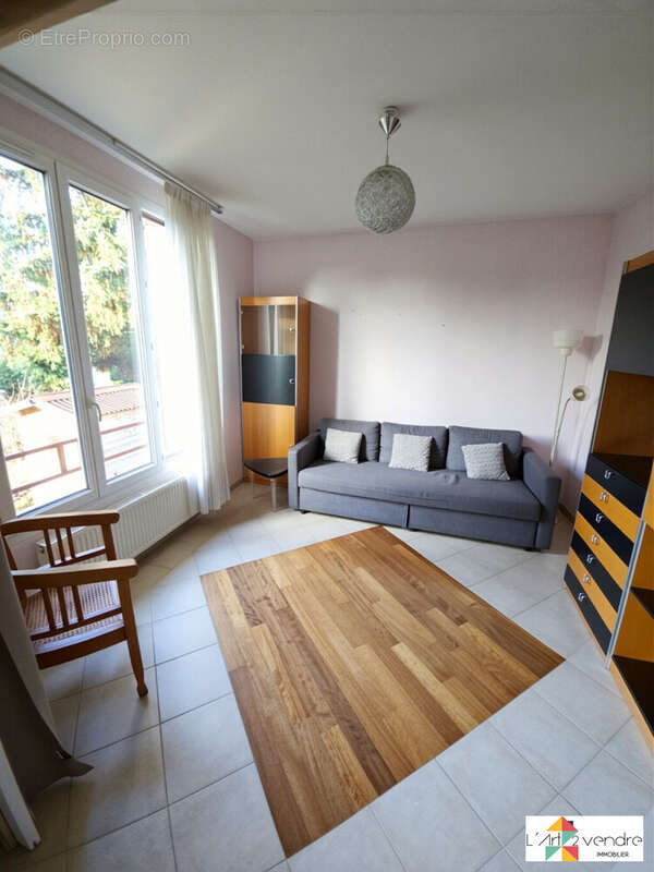 Maison à VARENNES-JARCY