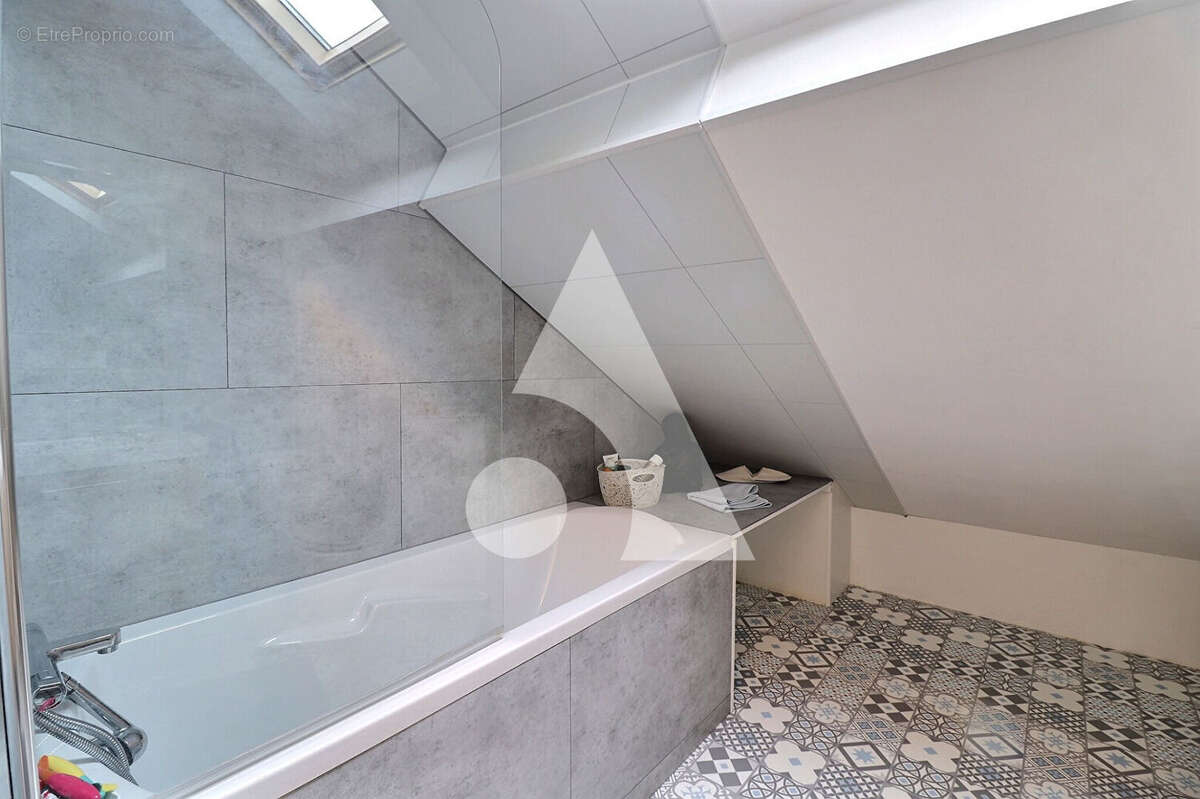 Maison à CHAMPAGNE-SUR-OISE