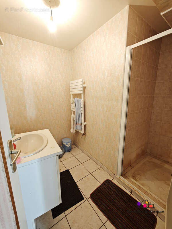 Maison à LASSAY-LES-CHATEAUX