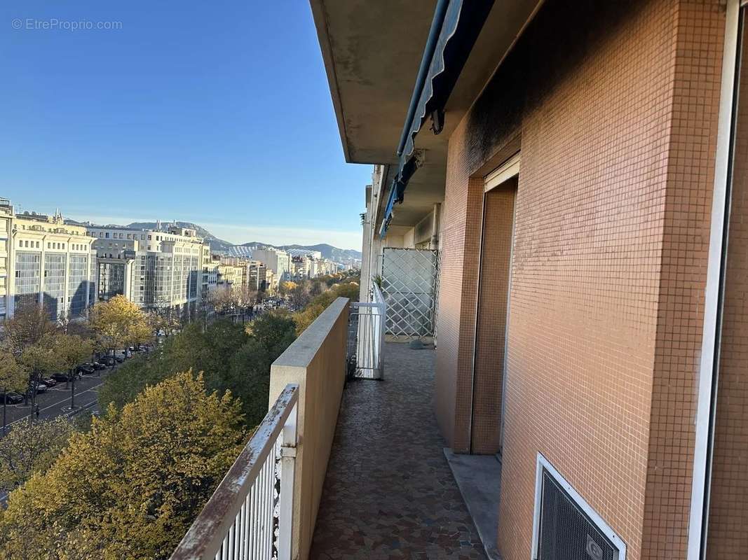 Appartement à MARSEILLE-8E