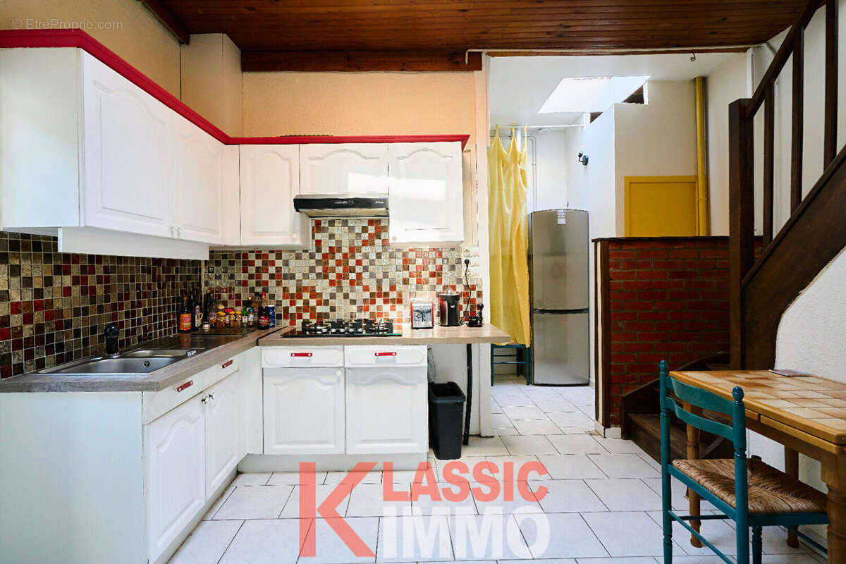 Maison 4 chambres avec un extérieur et garage 10 m² - photo 2