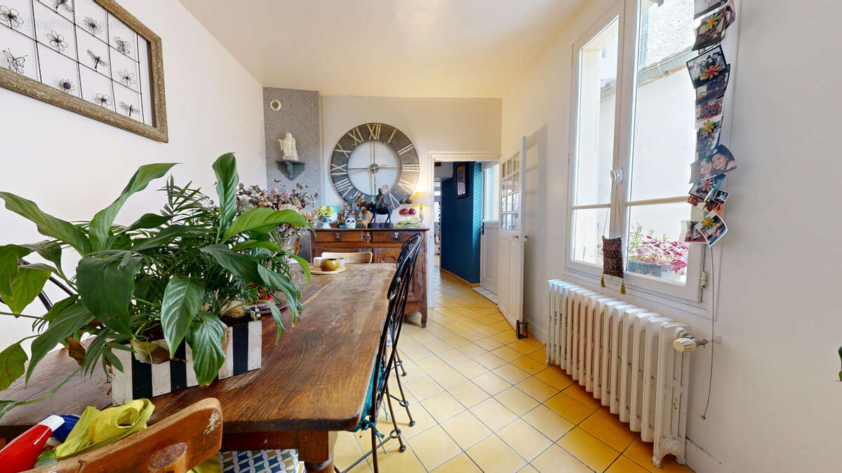 Maison à NEAUPHLE-LE-CHATEAU