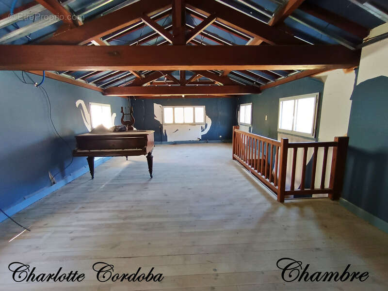 Maison à FEUGAROLLES