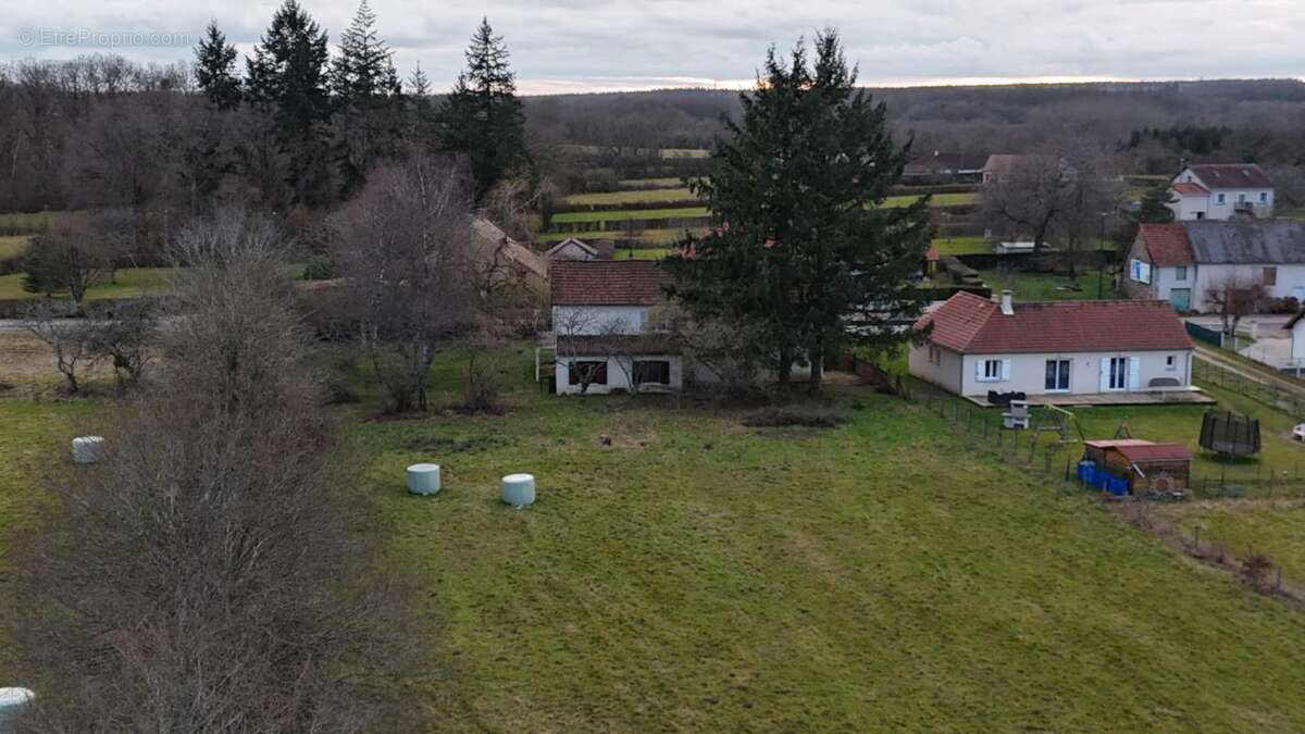 Maison sur 6 132 m² de terrain - photo 19