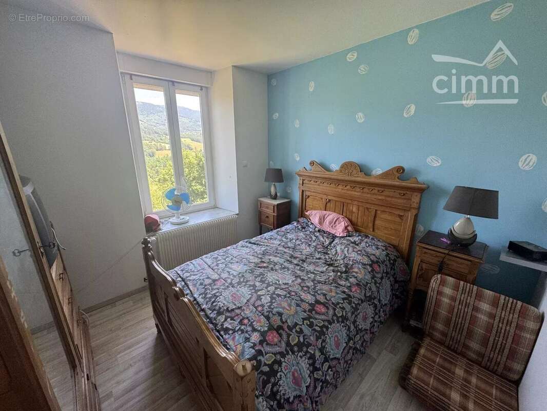 Maison d'habitation avec dépendances et jardin - photo 5