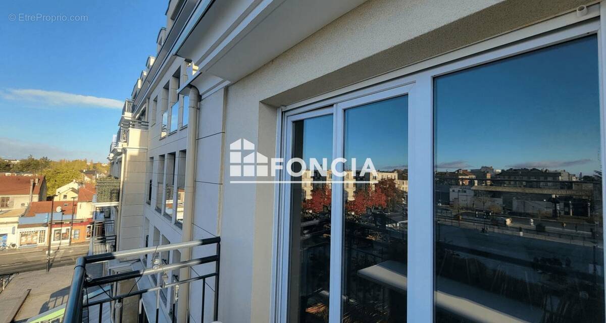 Appartement à SARTROUVILLE