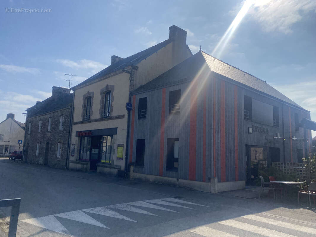 Commerce à SEGLIEN