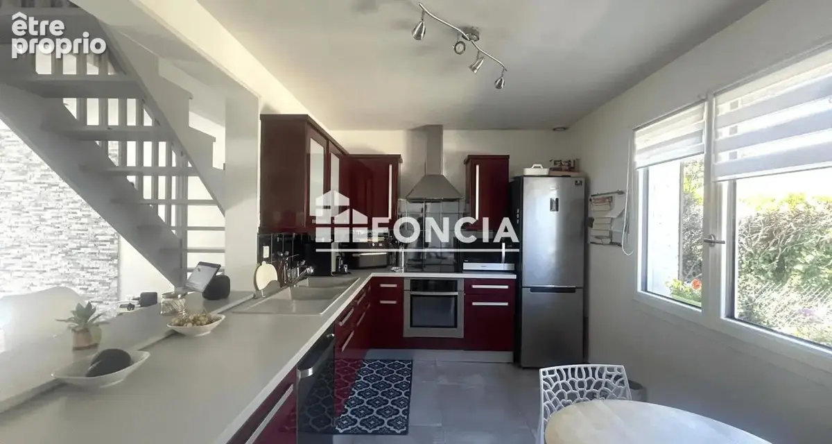 Maison familiale de 160 m2 au sol, quartier calme , proche de toutes les commodités - photo 2
