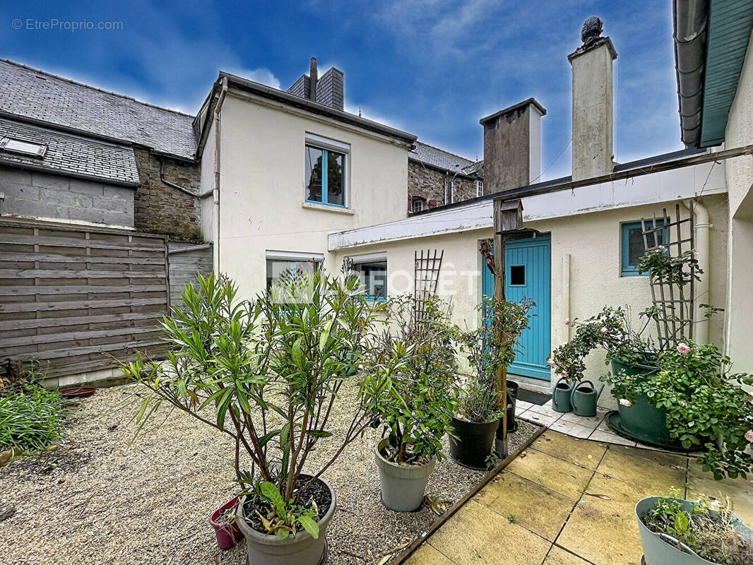 Maison à PEILLAC