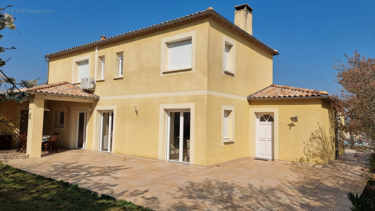 Maison à SAINT-PIERRE-DE-MONS