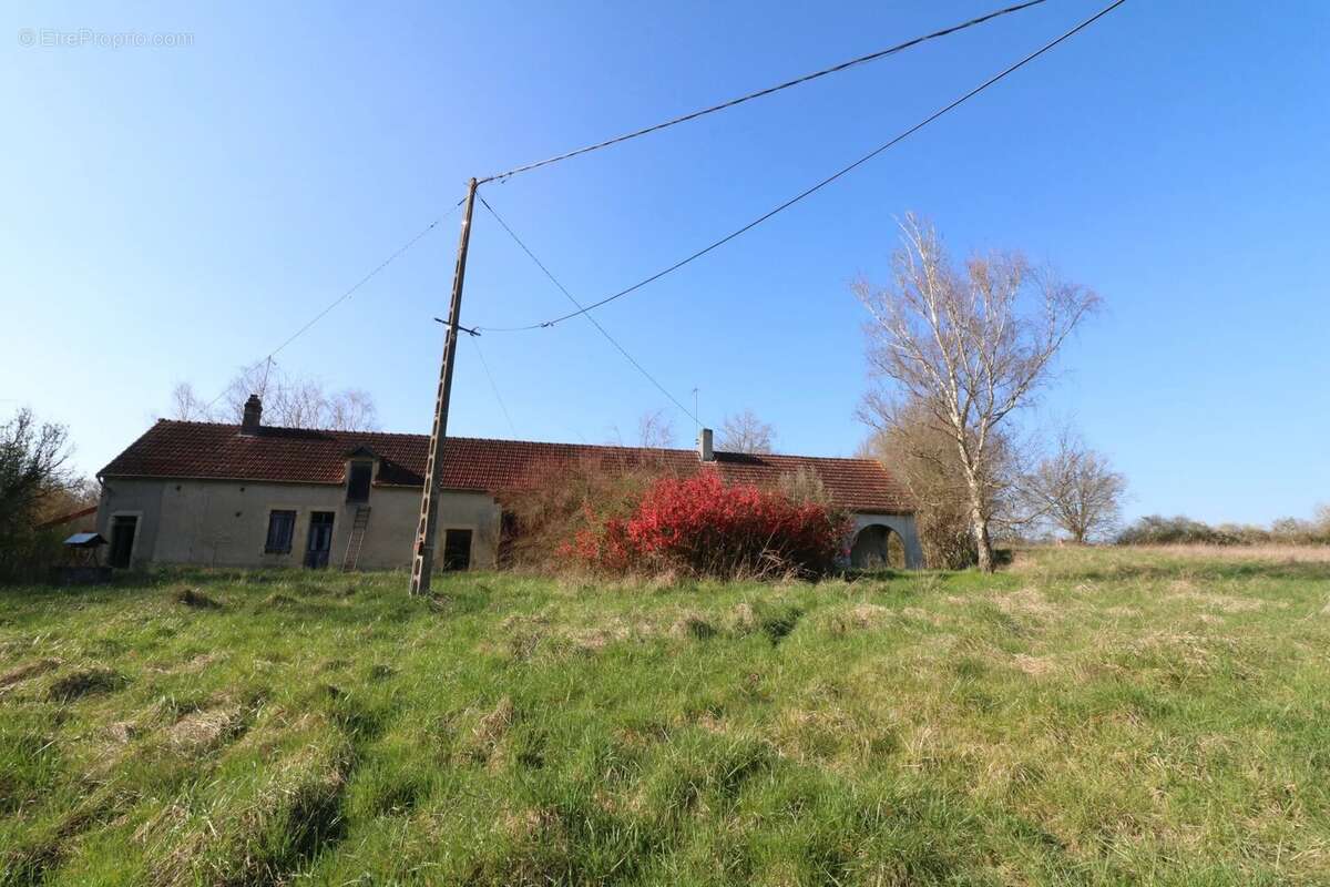 Maison à LA GUERCHE-SUR-L&#039;AUBOIS