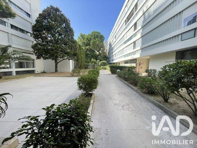 Photo 1 - Appartement à MARSEILLE-8E