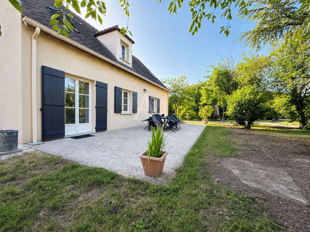 Maison à LE CHATELET-EN-BRIE