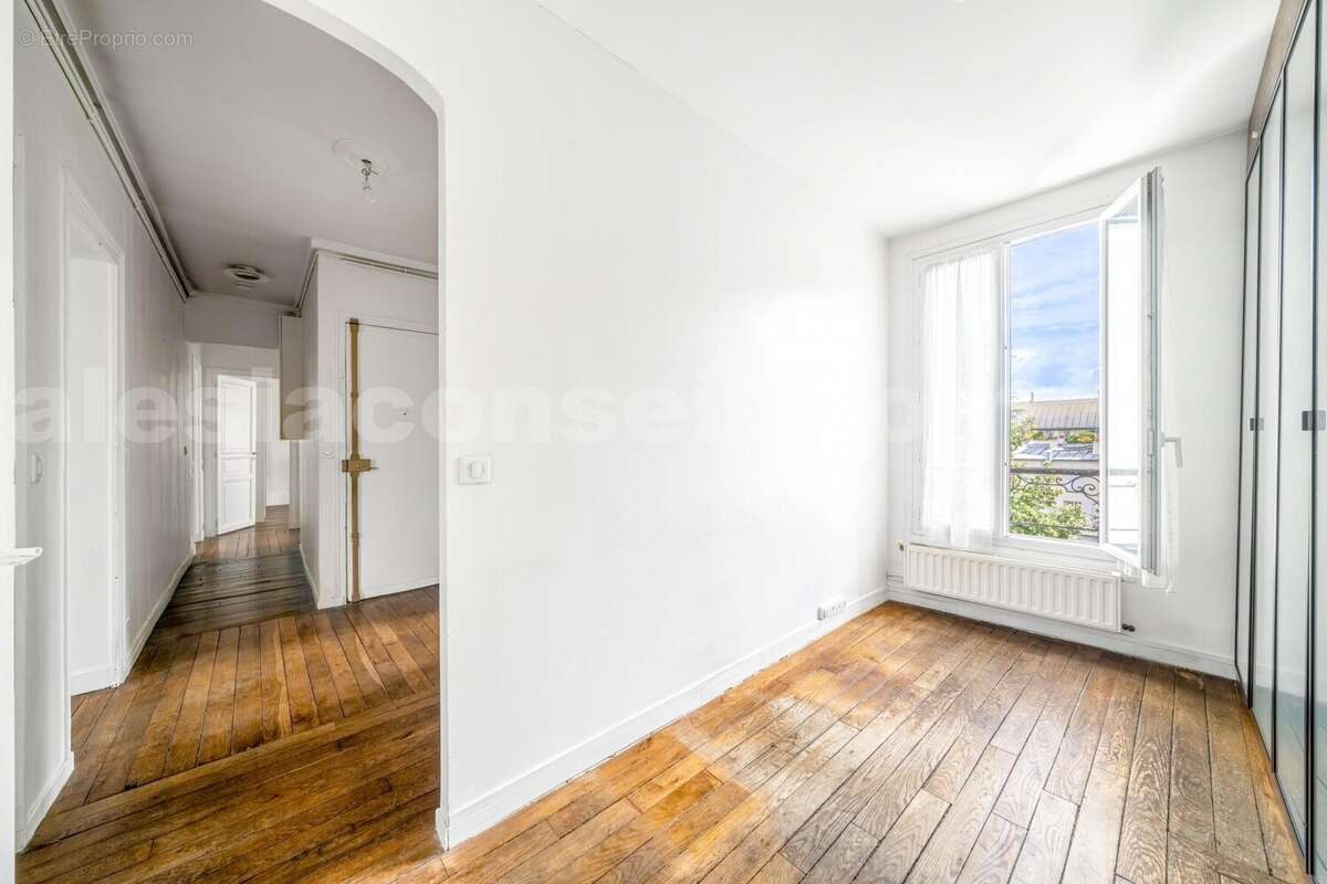 Photo n°4 - Appartement à PARIS-14E