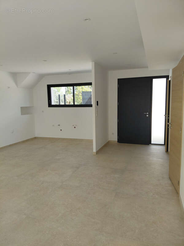 Maison à POURRIERES