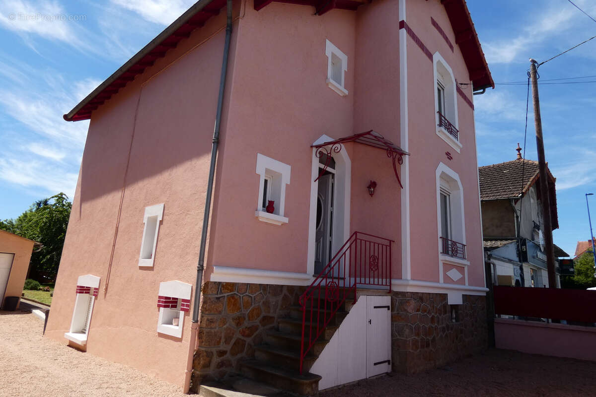 Maison à MONTLUCON