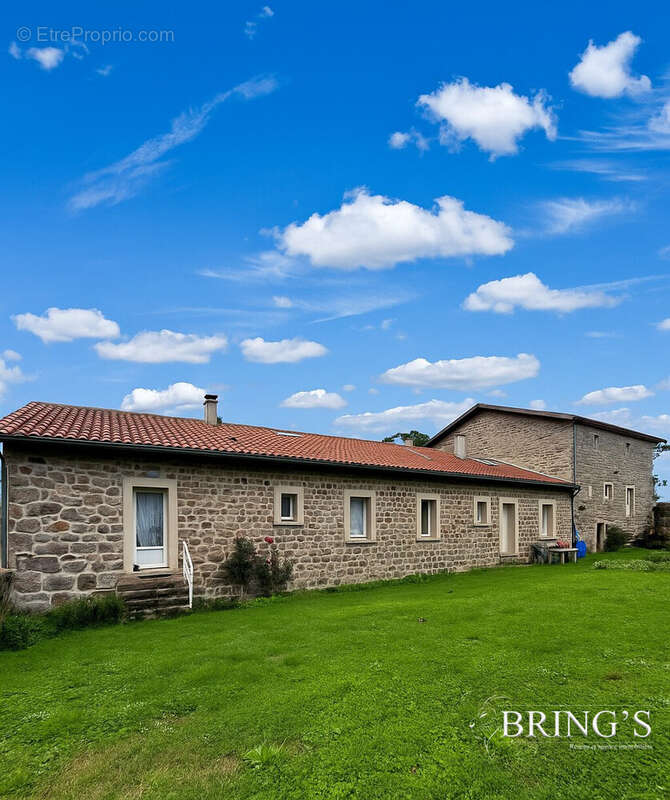 Maison à SAINT-VICTOR-MALESCOURS