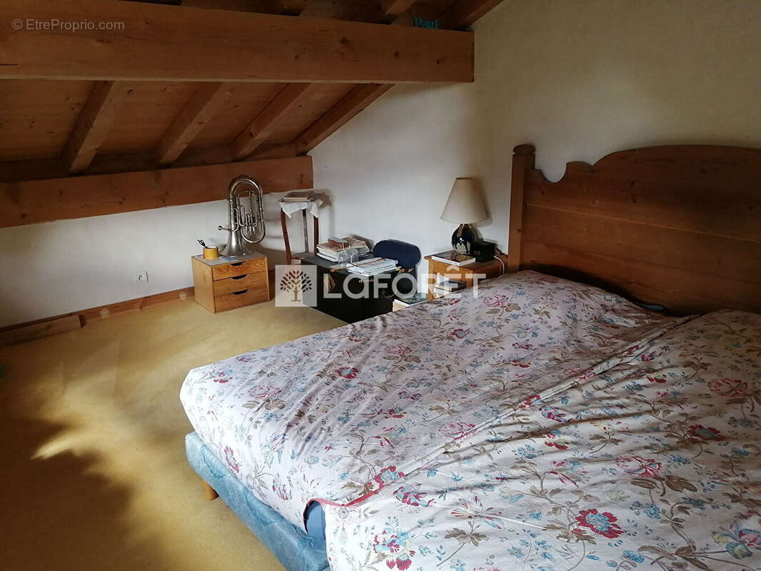 Maison à LES CHAPELLES