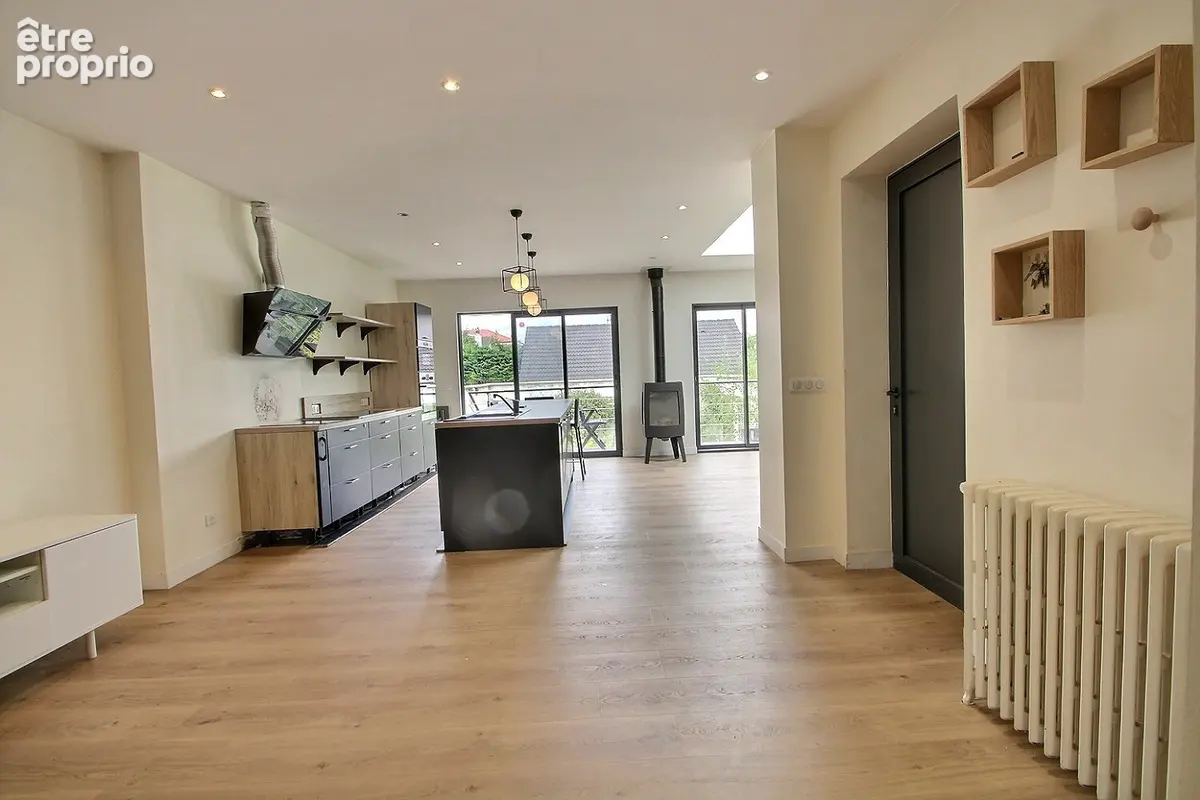Maison de 5 pièces de 107m² avec jardin et parking - photo 4