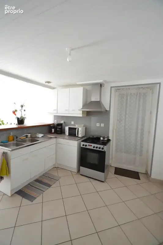 10 kms de GANNAT, maison ancienne de plain-pied , 70 m2 habitables - photo 3