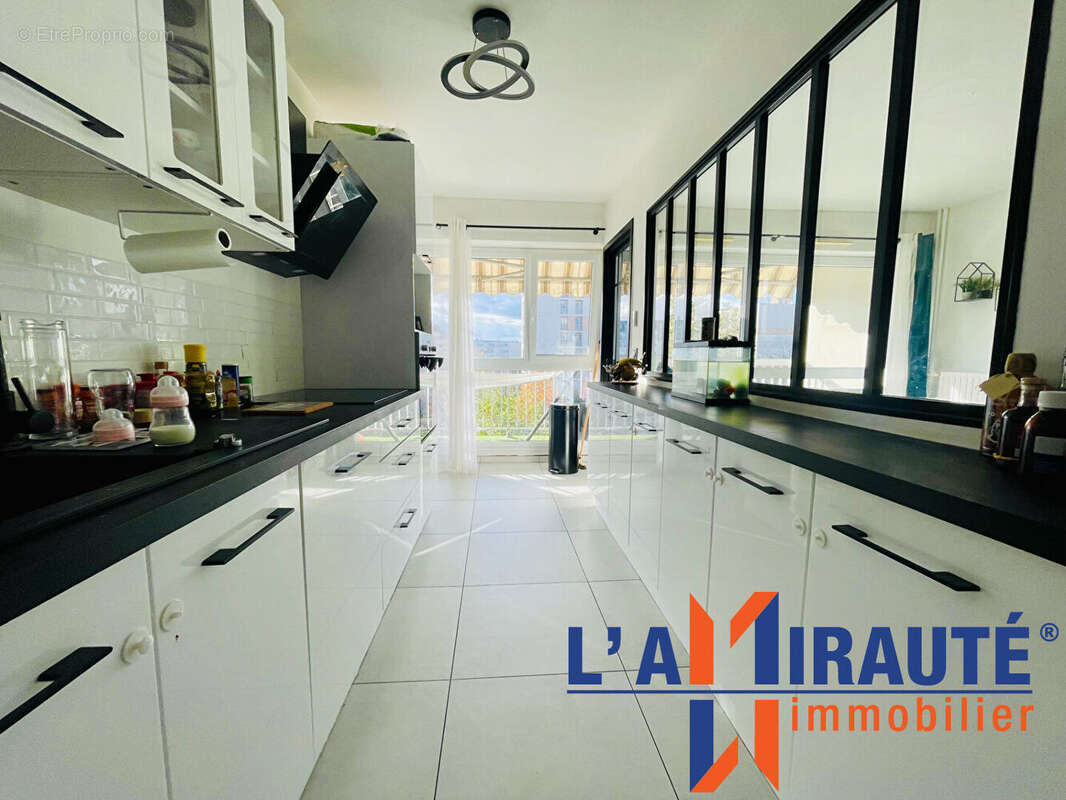 Appartement à SARTROUVILLE