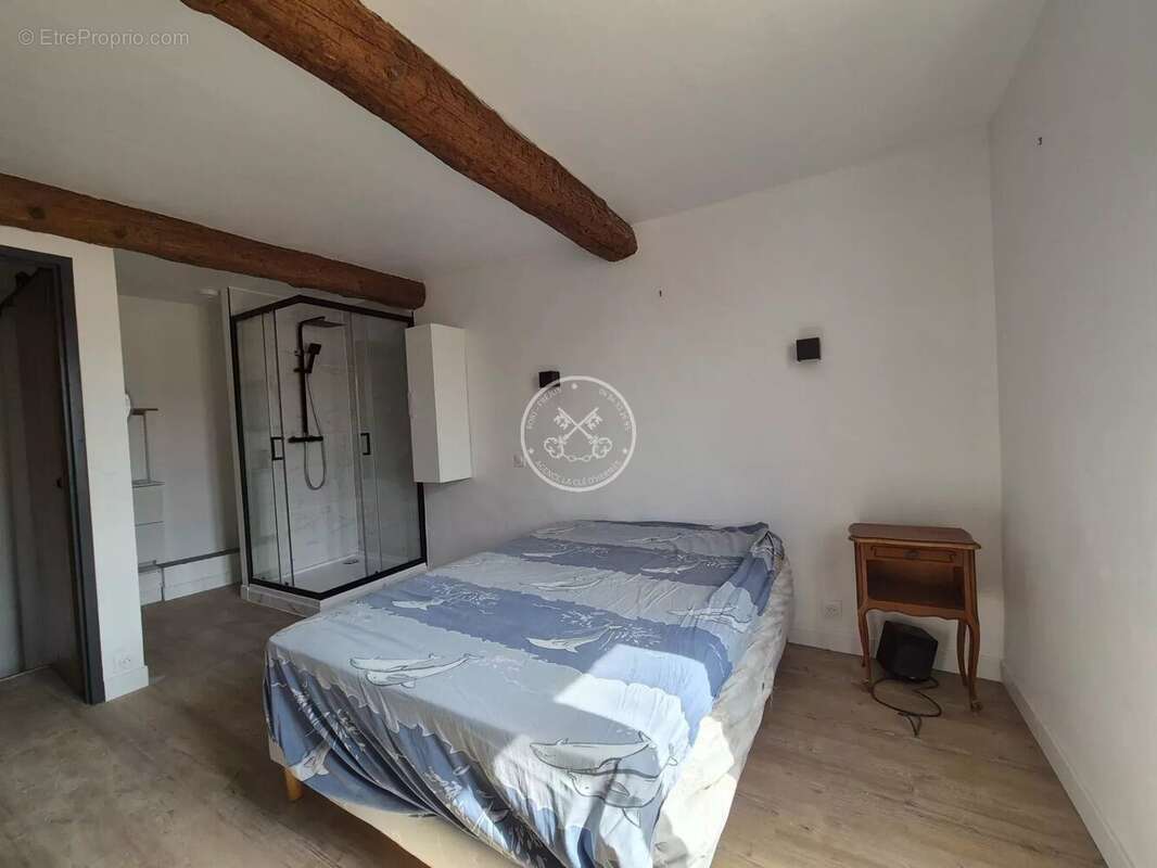 Appartement à BAGNOLS-EN-FORET