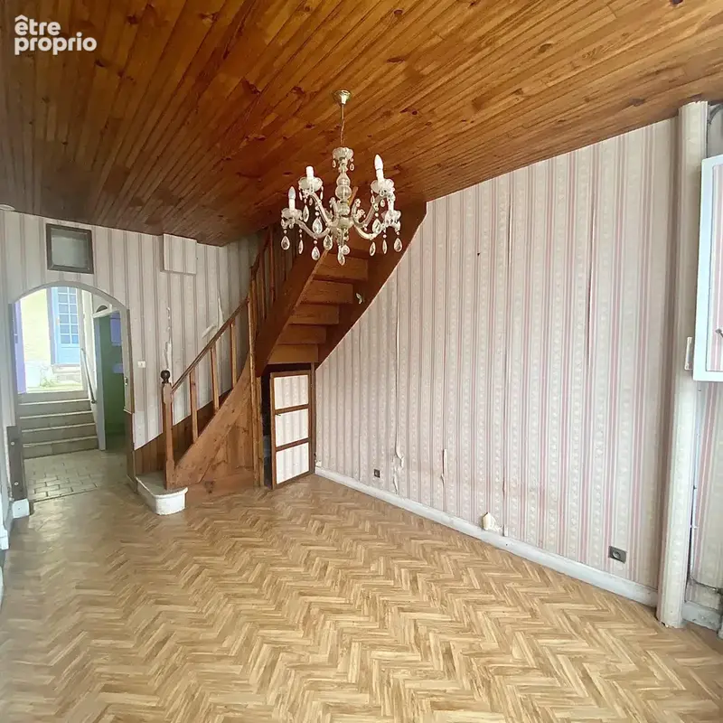 Au cœur de Léré, une maison d'habitation d'environ - photo 5