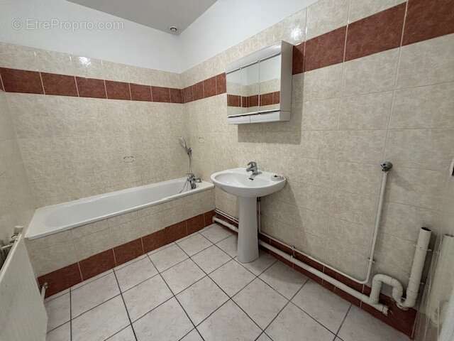 Appartement à SAINT-LEU-D'ESSERENT