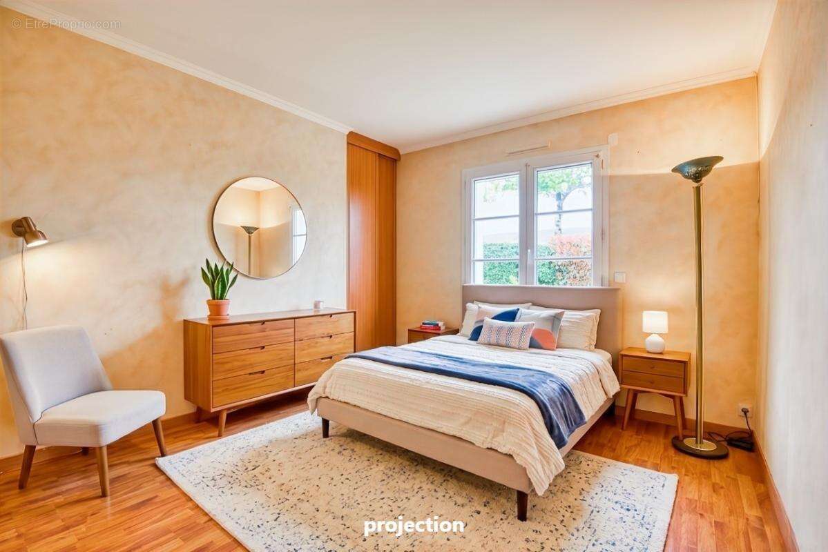 Maison à BOUGUENAIS